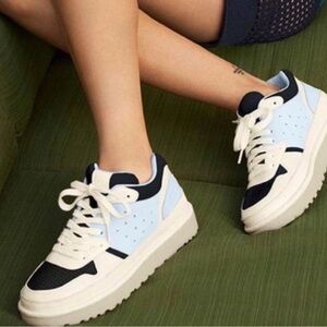 UGG Highland Sneakers - size 8.5